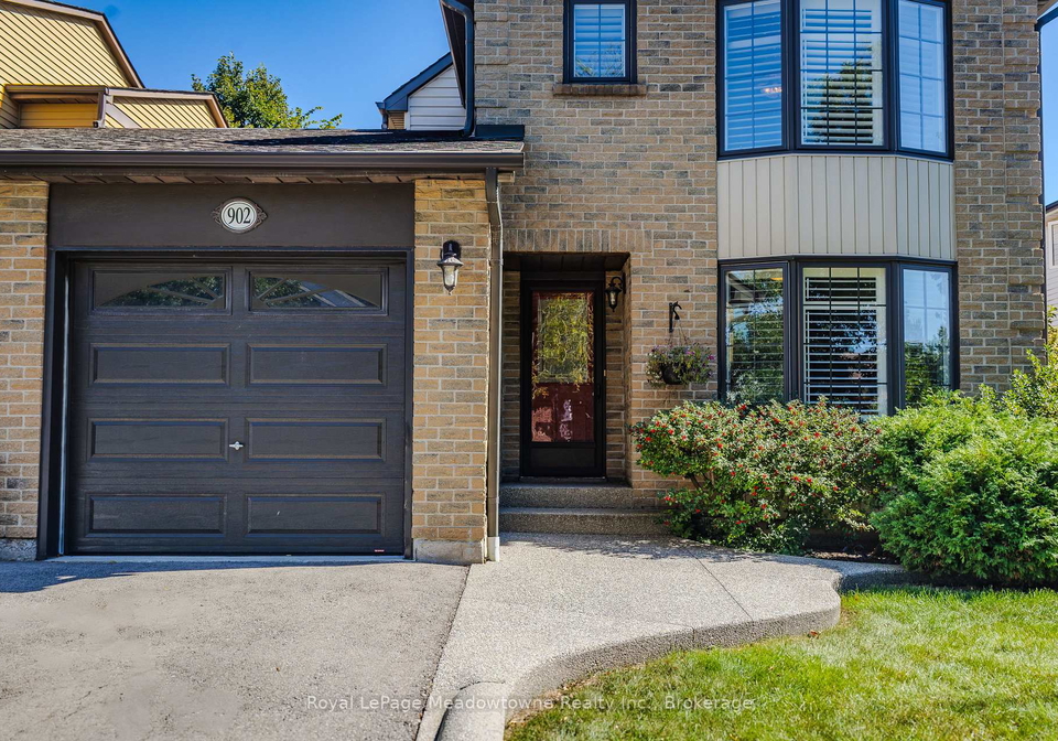 902-laurier-avenue-milton-ontario-w13840960