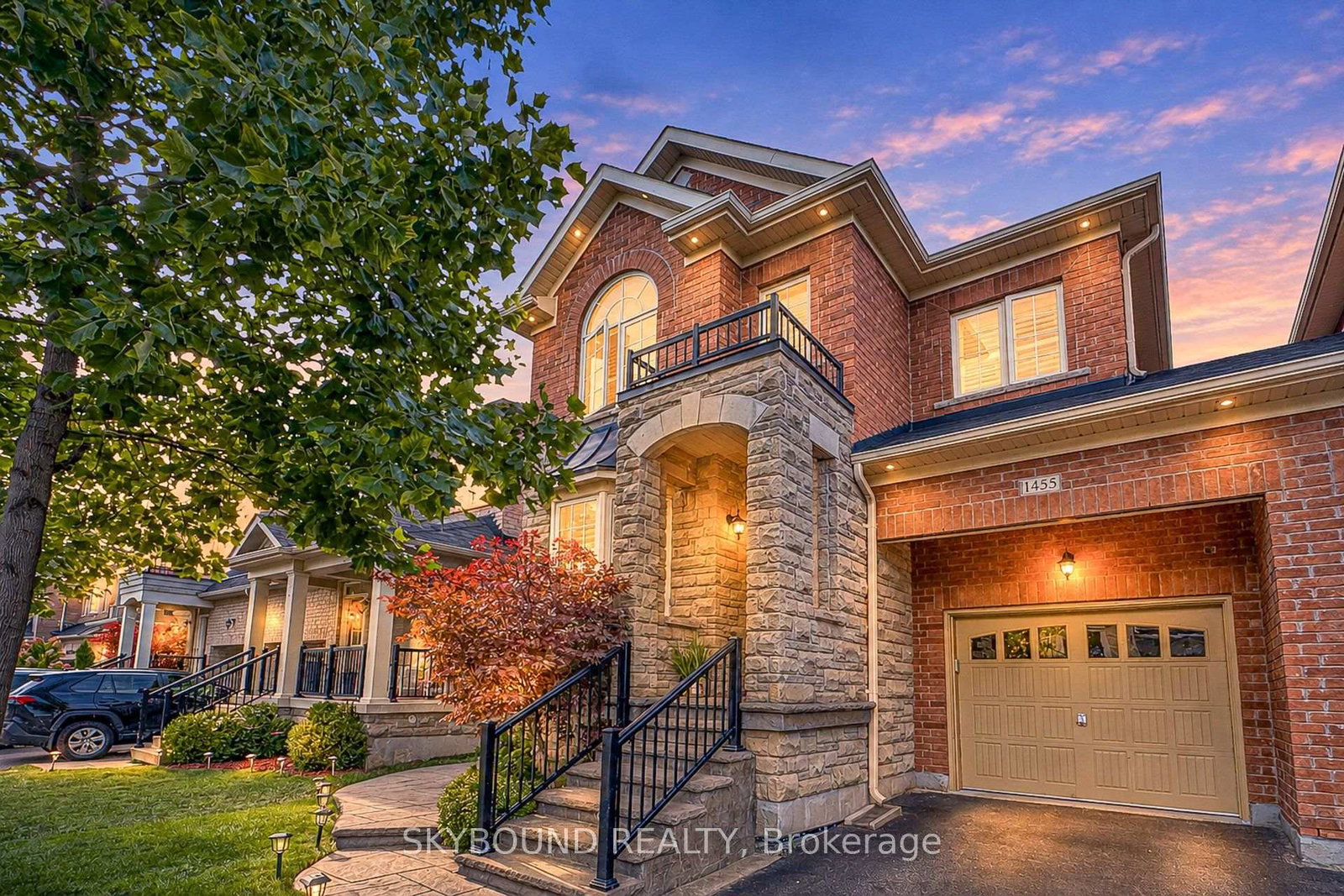 1455-haws-crescent-milton-ontario-w13841350