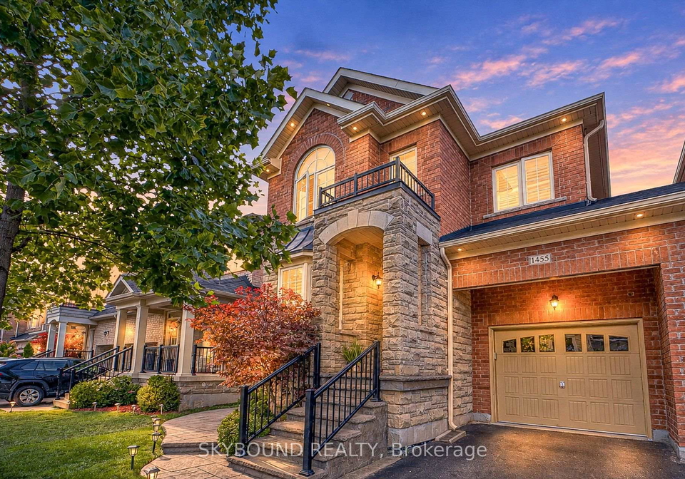 1455-haws-crescent-milton-ontario-w13841350