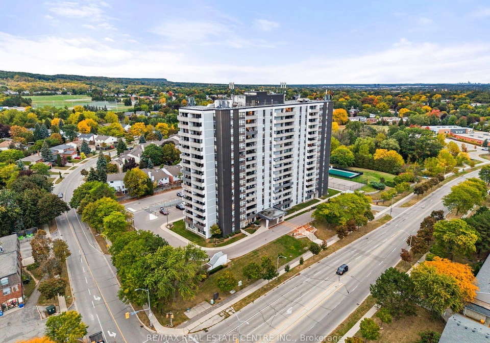 2055-upper-middle-road-burlington-ontario-w13841632