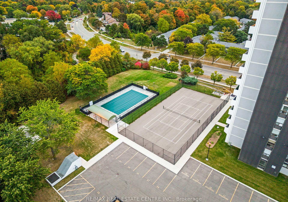 2055-upper-middle-road-burlington-ontario-w13841632