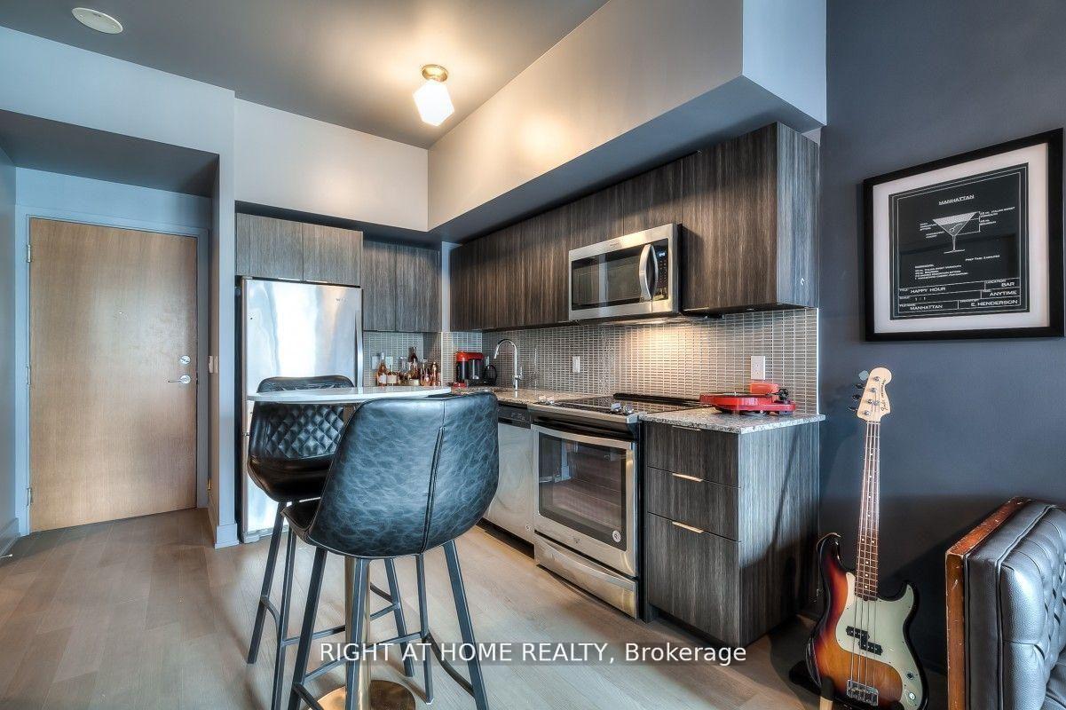 30-shore-breeze-drive-toronto-etobicoke-ontario-w13841754