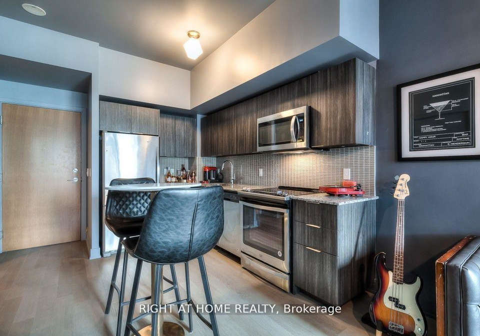 30-shore-breeze-drive-toronto-etobicoke-ontario-w13841754