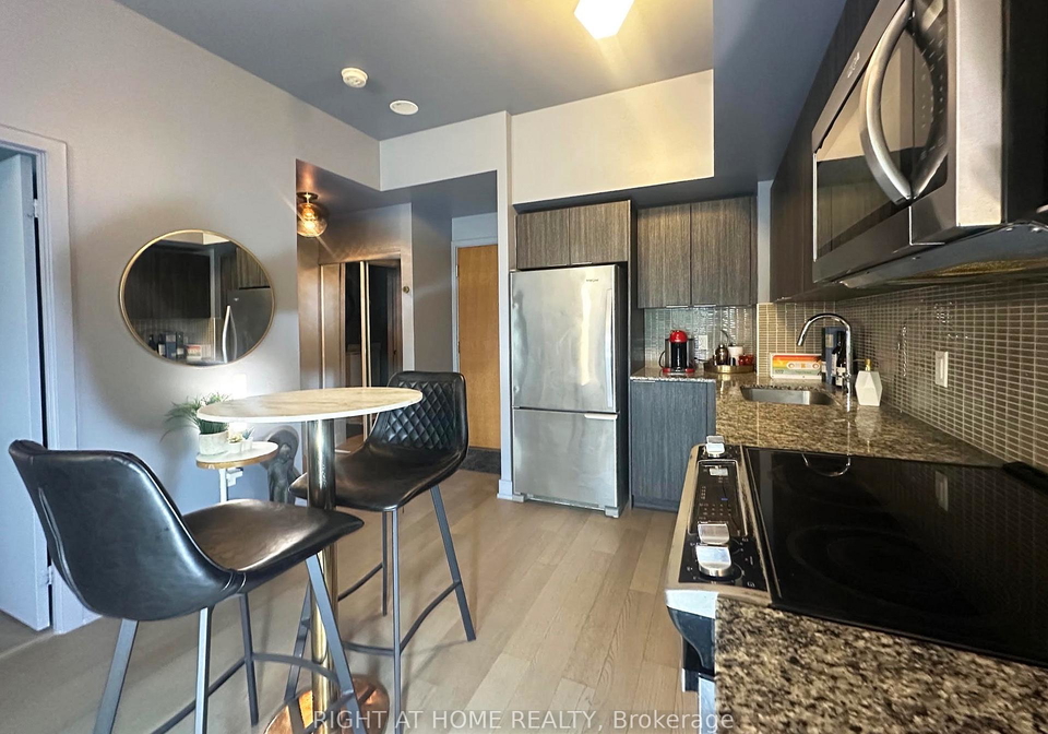 30-shore-breeze-drive-toronto-etobicoke-ontario-w13841754