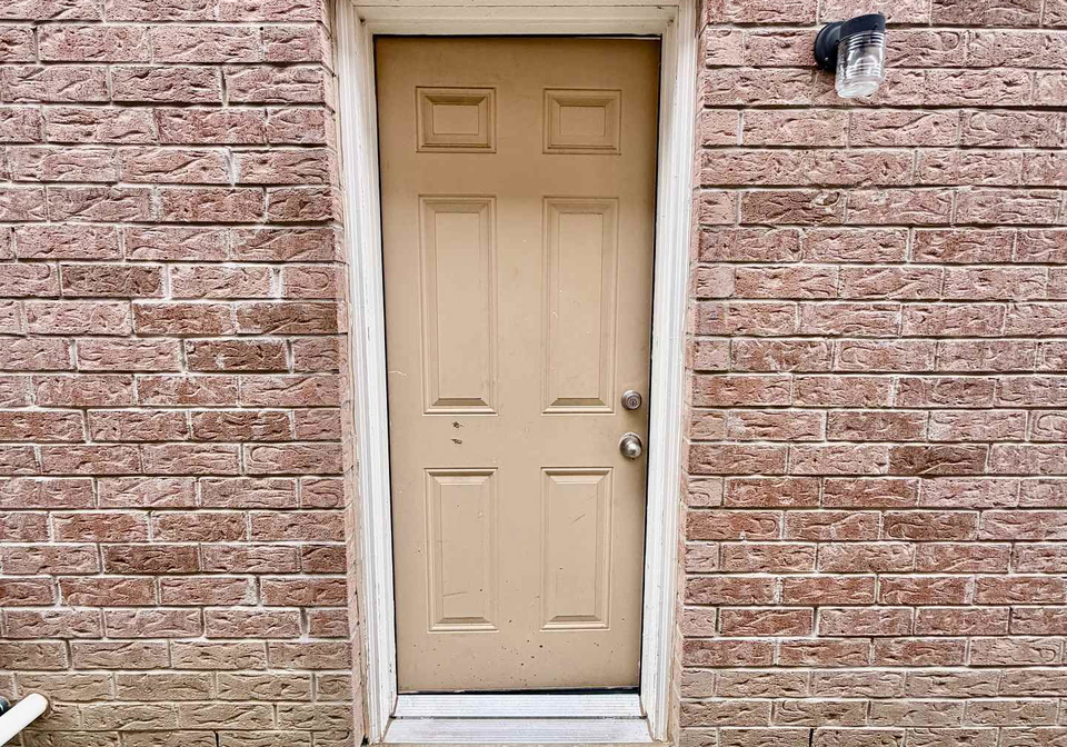 24-lanark-circle-brampton-ontario-w13841852