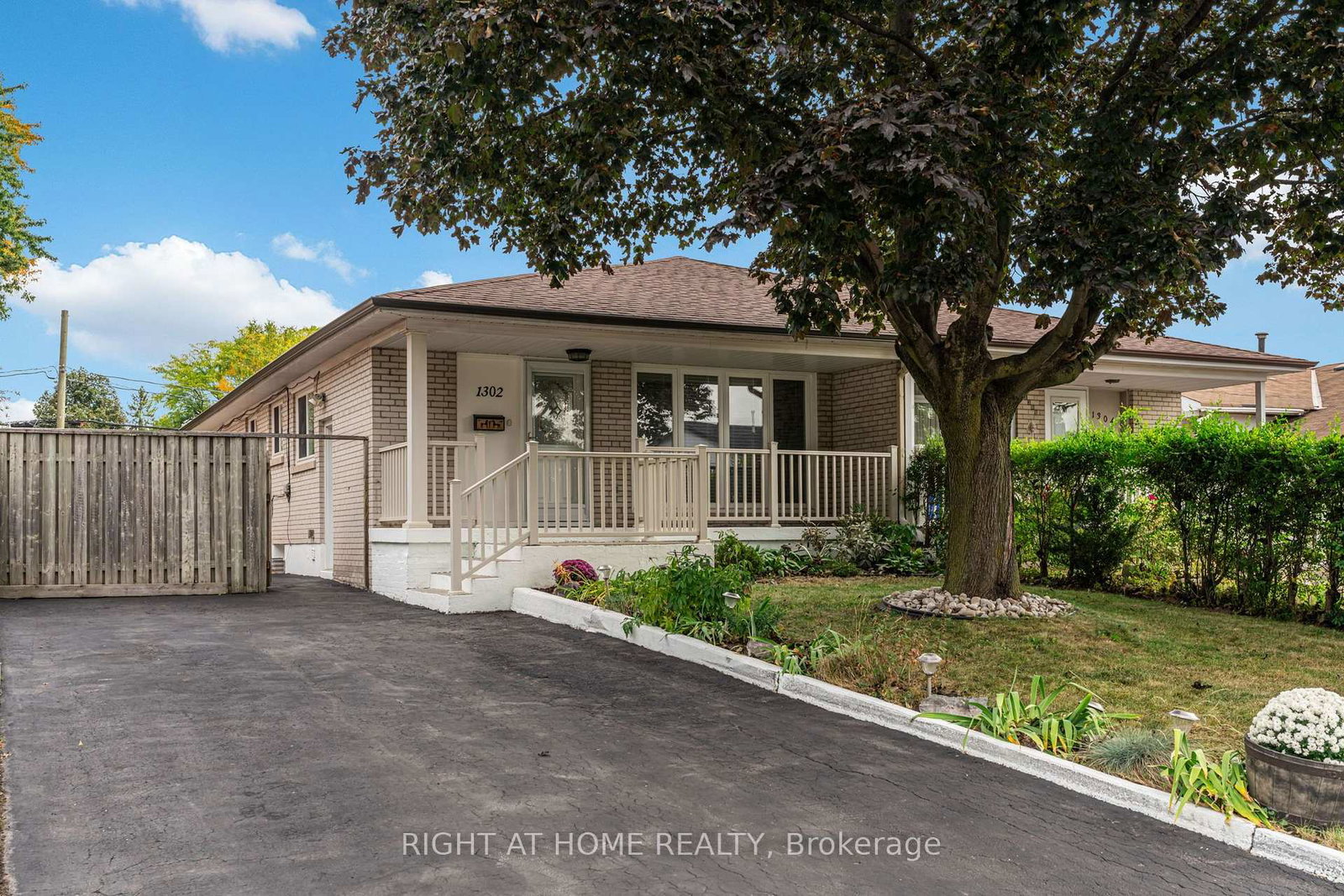 1302-redbank-crescent-oakville-ontario-w13842192