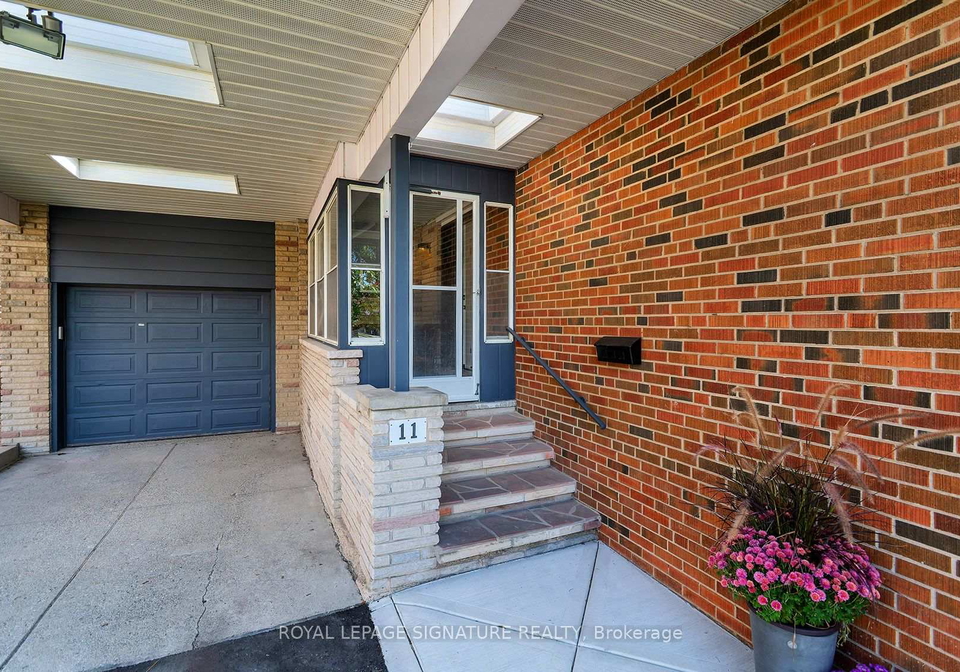 11-koos-road-toronto-etobicoke-ontario-w13842472