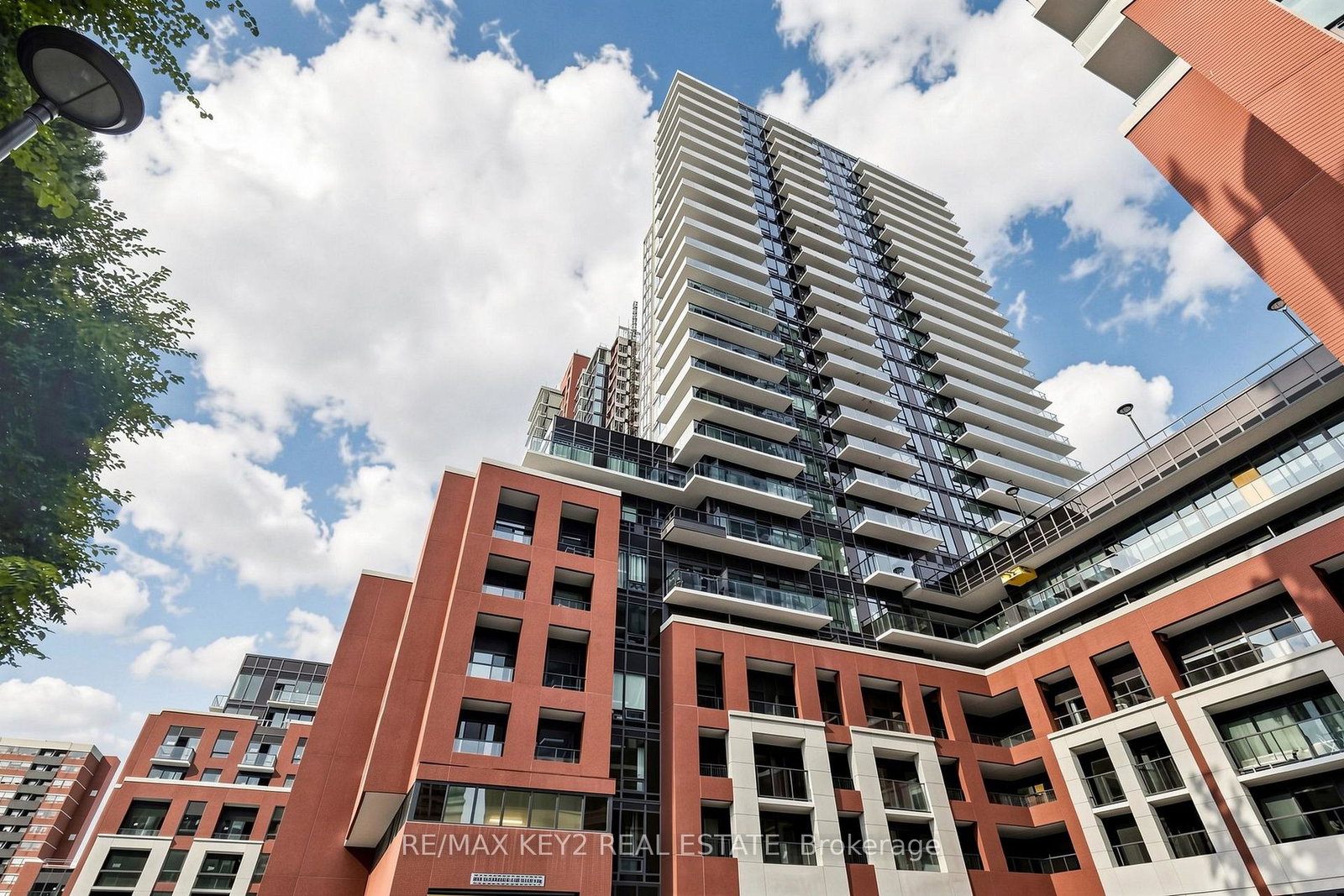 4010-eglinton-avenue-w-toronto-etobicoke-ontario-w13843070