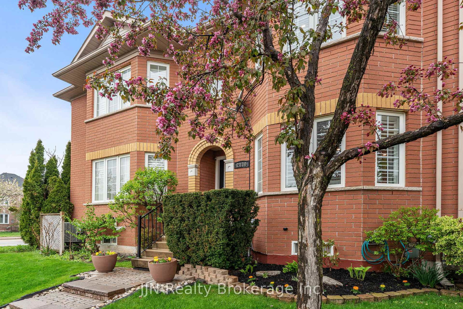 2130-forest-gate-parkway-oakville-ontario-w13843510