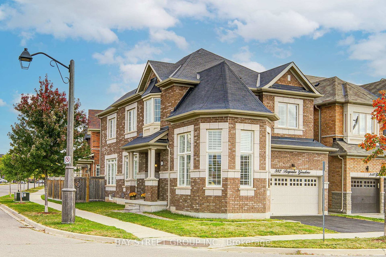 382-begonia-gardens-oakville-ontario-w13843806