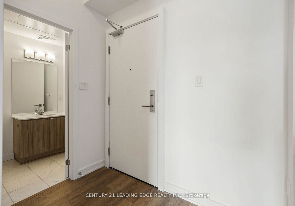 2433-dufferin-street-toronto-north-york-ontario-w13843824