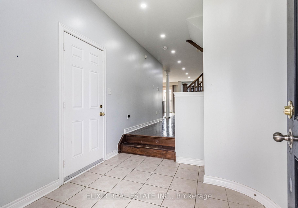 61-bushmill-circle-brampton-ontario-w13843932