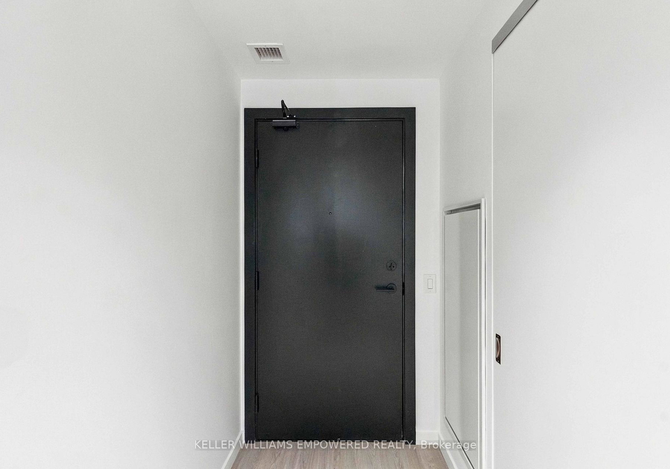 689-the-queensway-street-toronto-etobicoke-ontario-w13845294