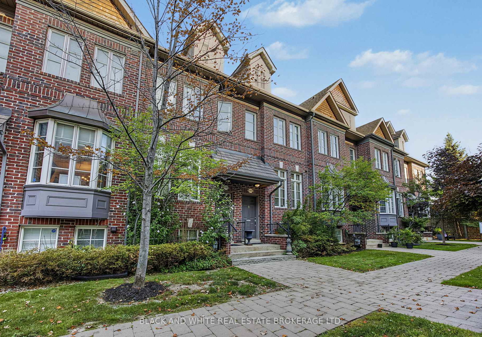26van-dusen-boulevard-toronto-etobicoke-ontario-w13845368