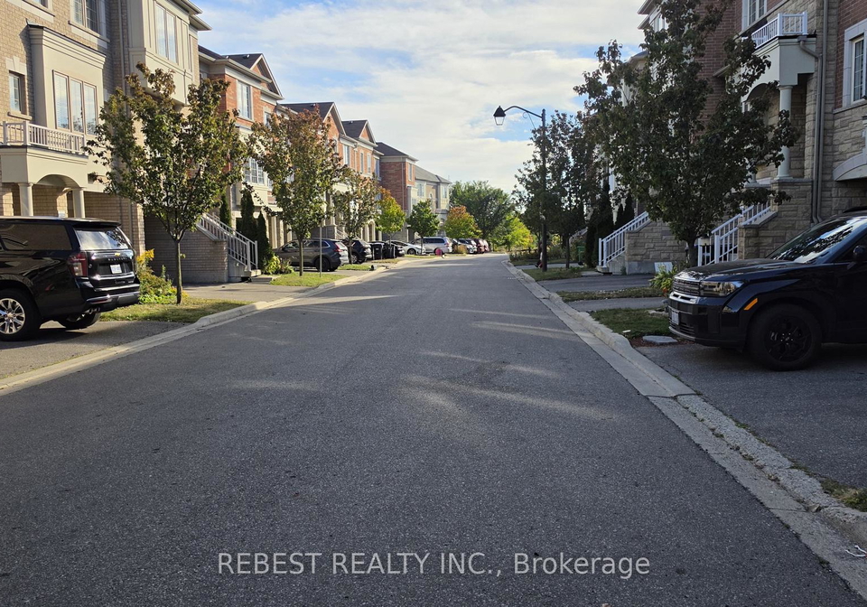 18-aspen-hill-road-brampton-ontario-w13845386
