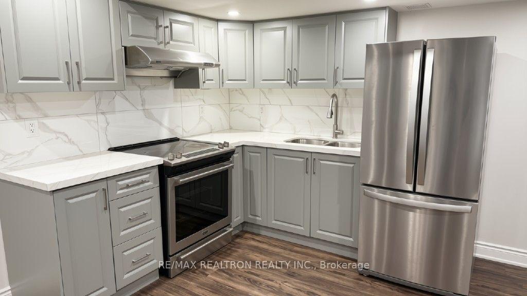 33-raccoon-street-brampton-ontario-w13846040