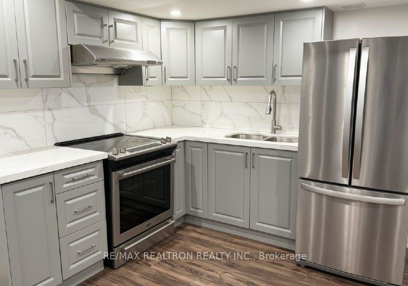33-raccoon-street-brampton-ontario-w13846040
