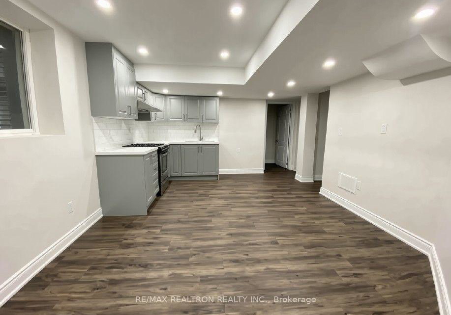 33-raccoon-street-brampton-ontario-w13846040