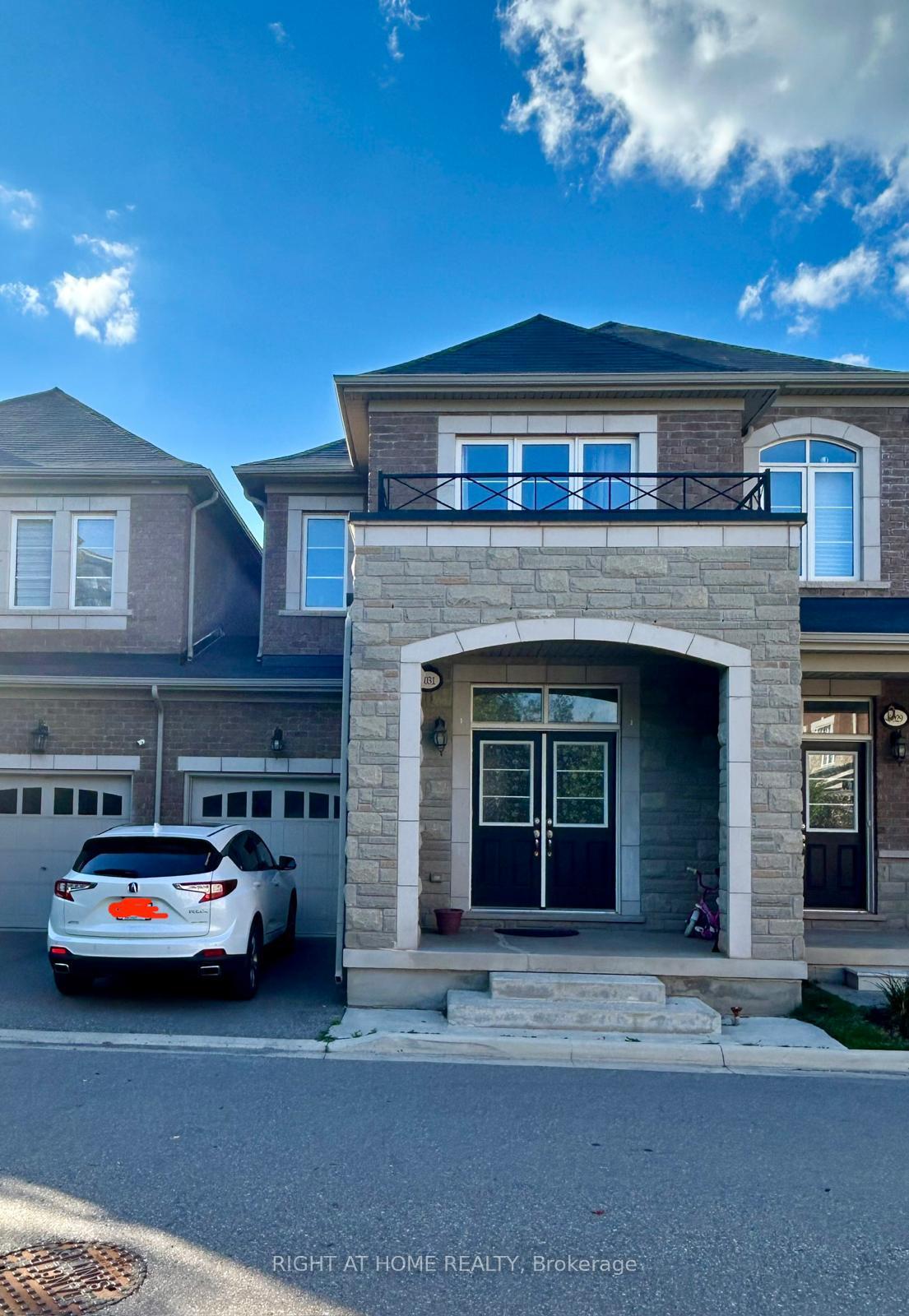 3031-rivertrail-common-oakville-ontario-w13846354
