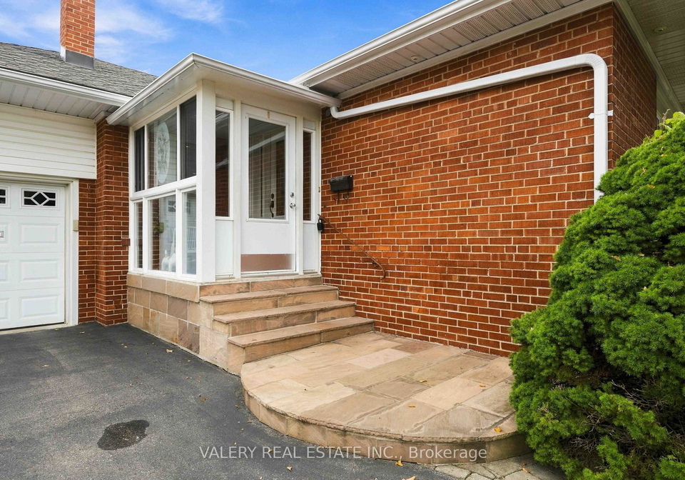 305-renforth-road-toronto-etobicoke-ontario-w13847994