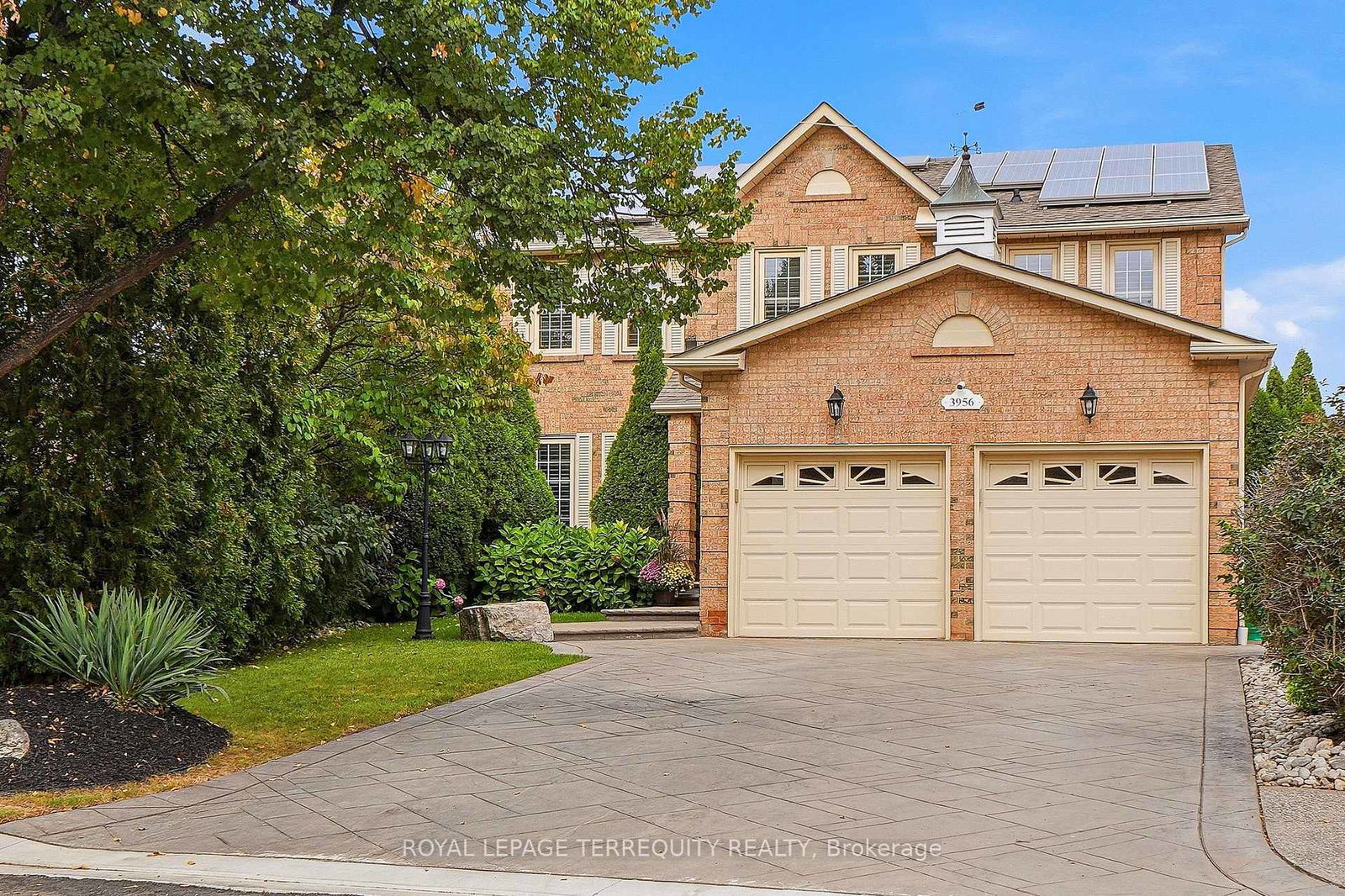 3956-chadburn-crescent-mississauga-ontario-w13848768