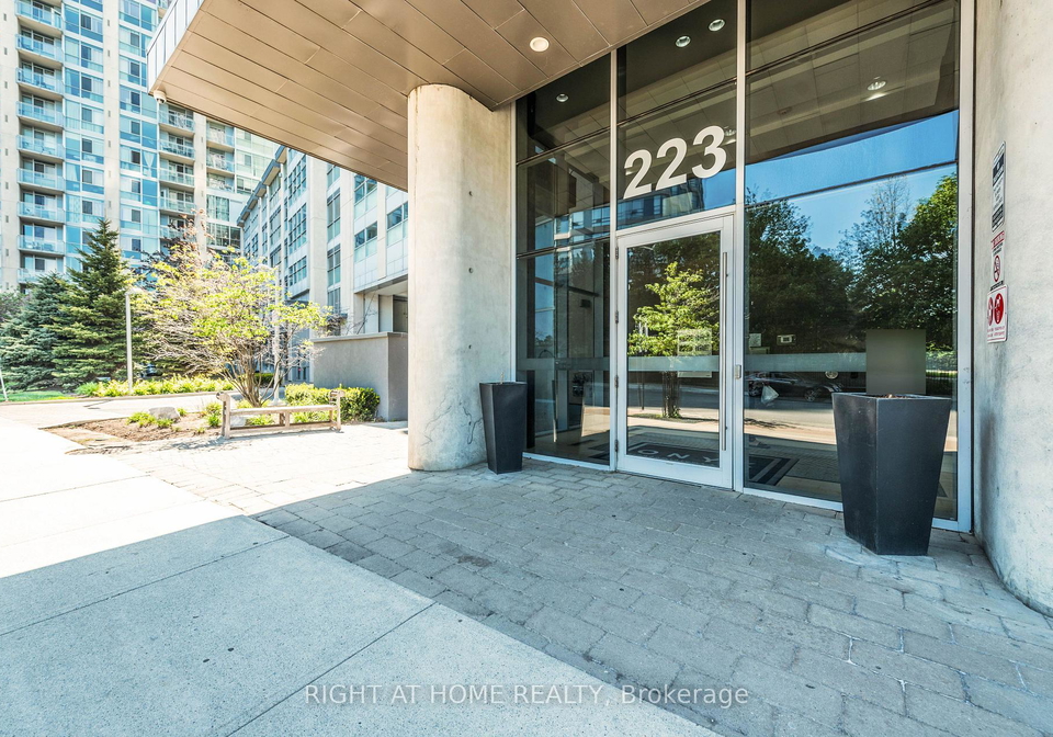 223-webb-drive-mississauga-ontario-w13848782