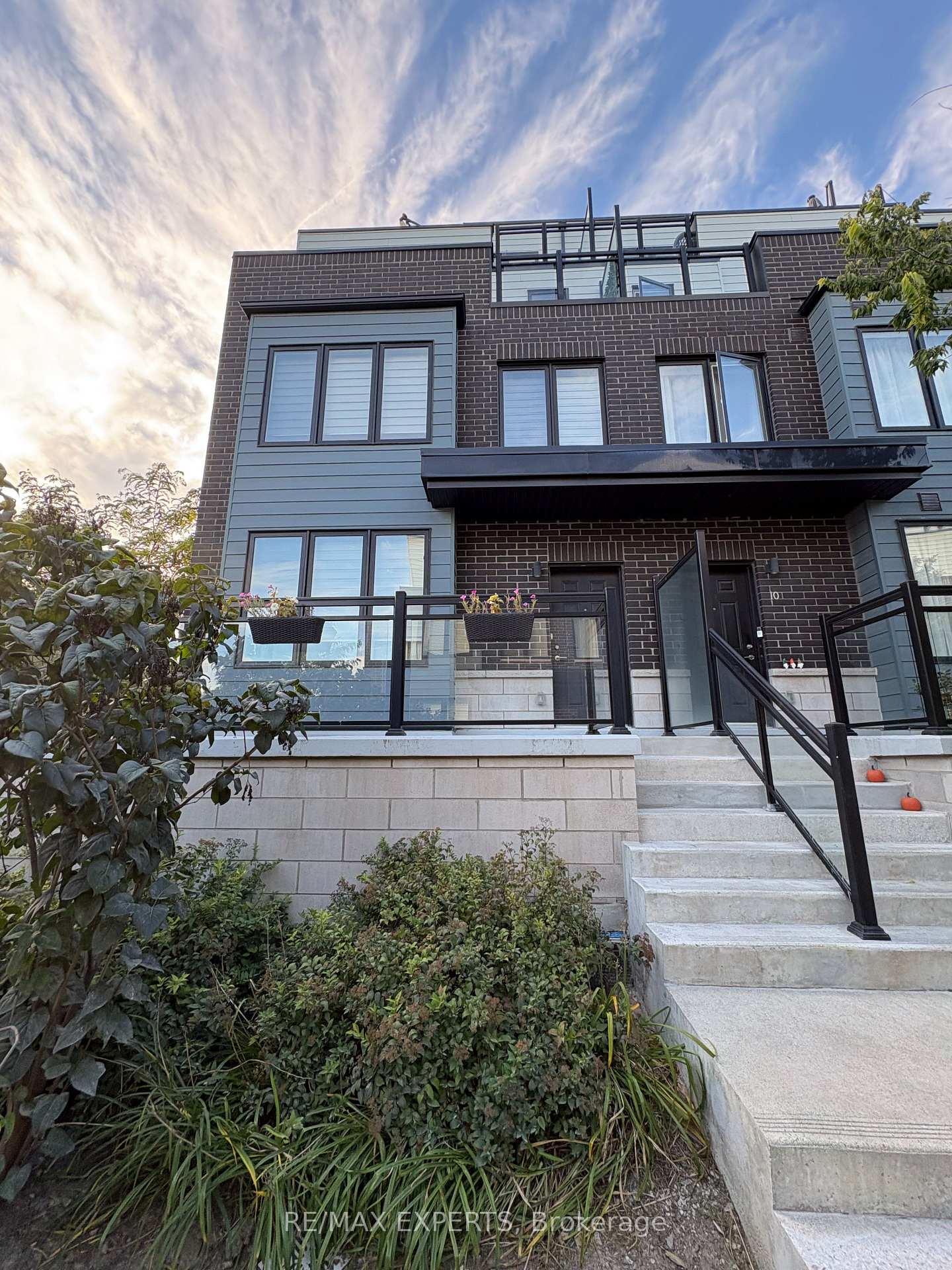 1155-stroud-lane-mississauga-ontario-w13848828