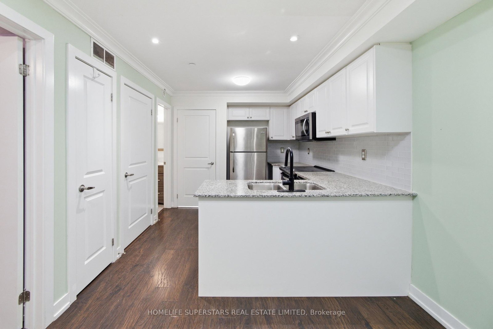8-drummond-street-toronto-etobicoke-ontario-w13849092