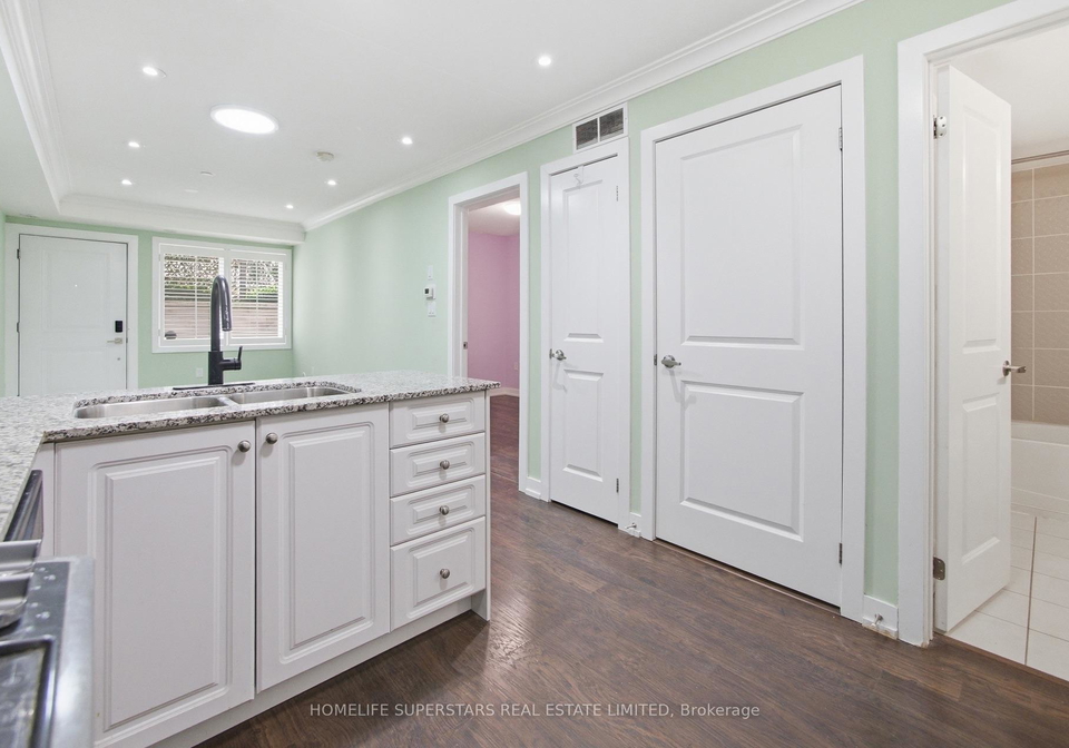 8-drummond-street-toronto-etobicoke-ontario-w13849092
