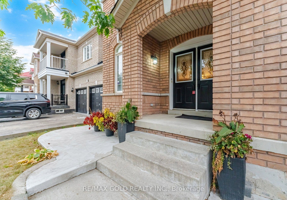 10-sir-jacobs-crescent-brampton-ontario-w13849738