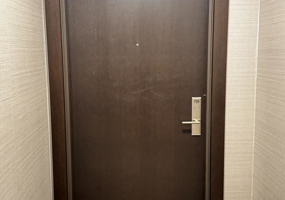 8-nahani-way-mississauga-ontario-w13850280