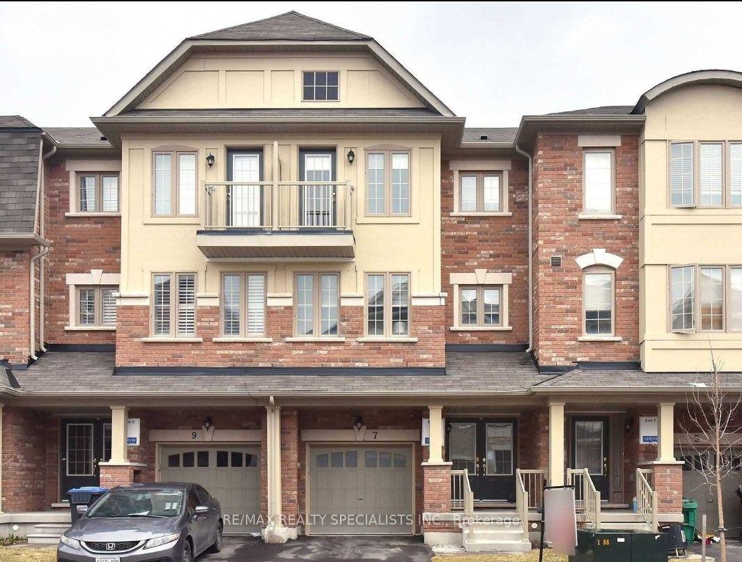 7-hobart-gardens-brampton-ontario-w13850596