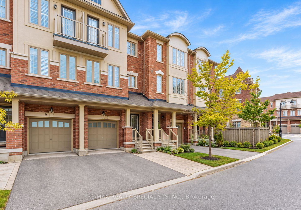 7-hobart-gardens-brampton-ontario-w13850596