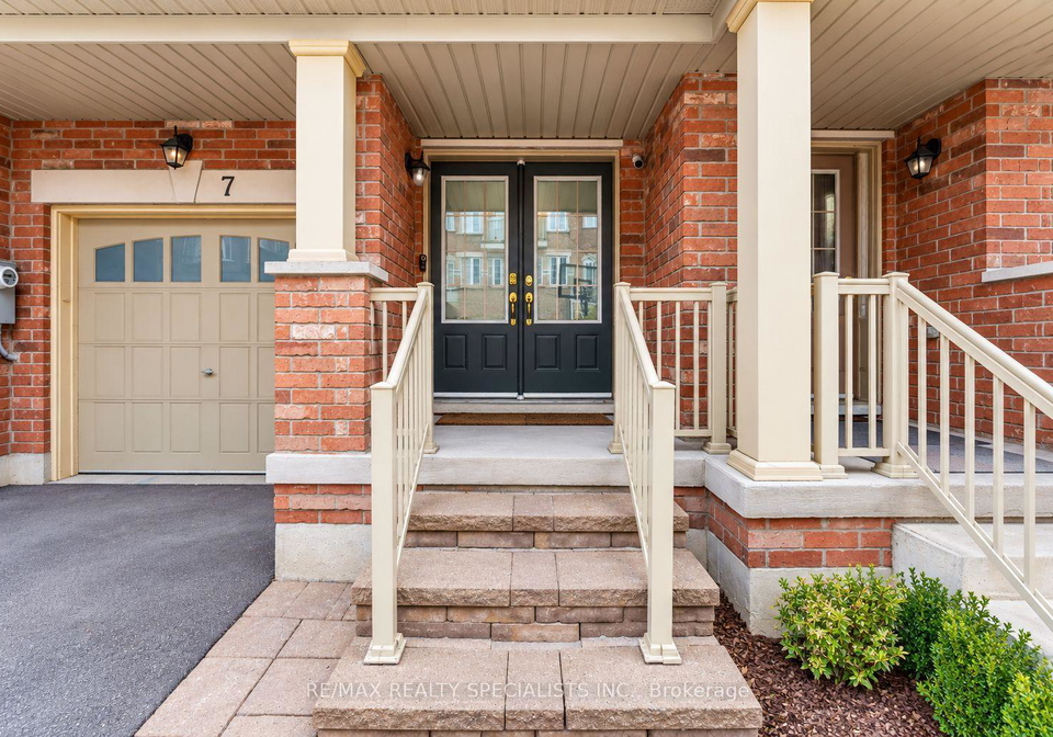 7-hobart-gardens-brampton-ontario-w13850596