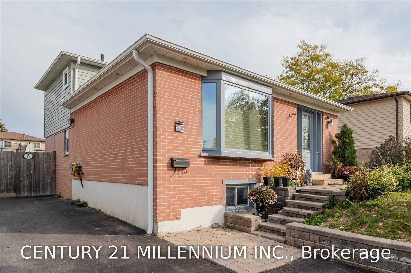 8-sutherland-avenue-brampton-ontario-w13850914