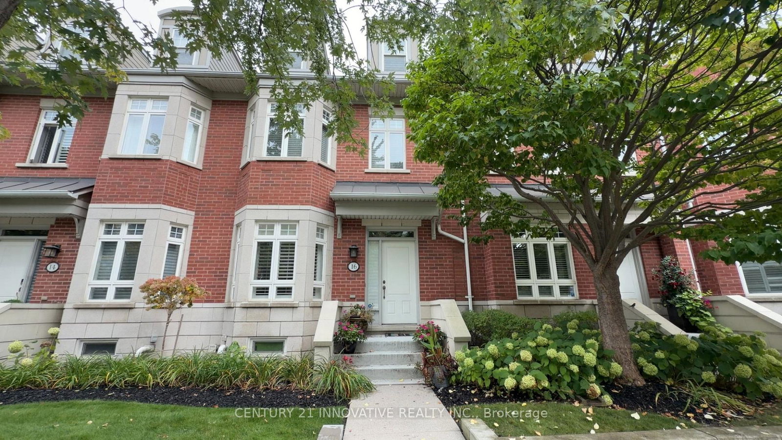 16-st-lawrence-drive-mississauga-ontario-w13851108
