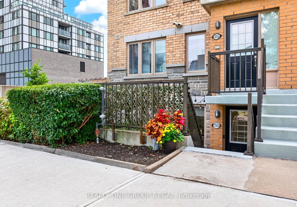 6-foundry-avenue-toronto-toronto-ontario-w13851332