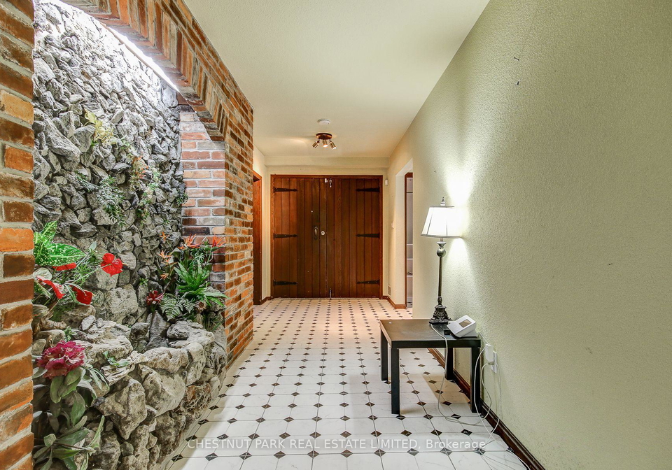 62-chapel-street-brampton-ontario-w13851574