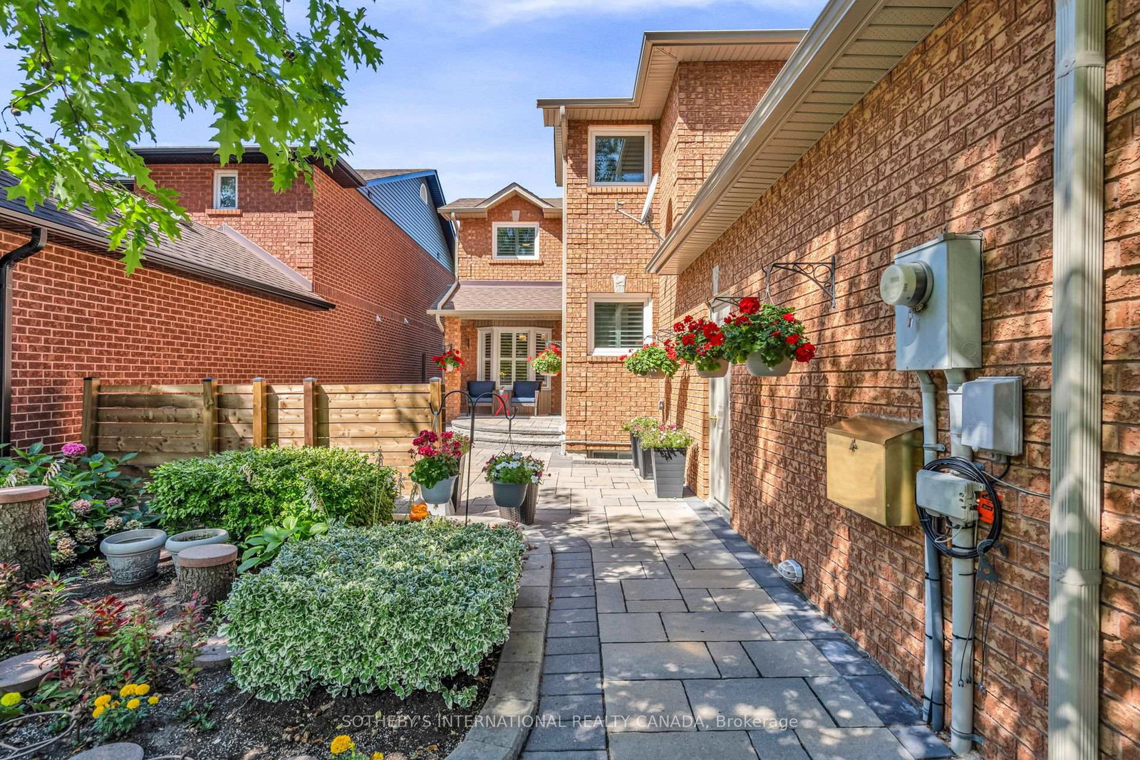 174-queen-street-w-mississauga-ontario-w13851698