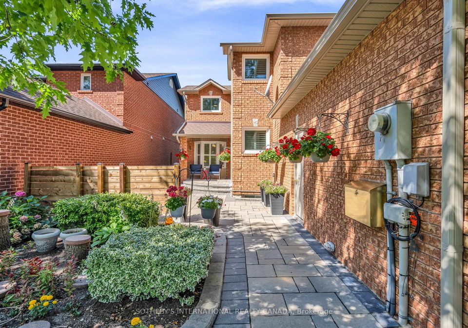 174-queen-street-w-mississauga-ontario-w13851698