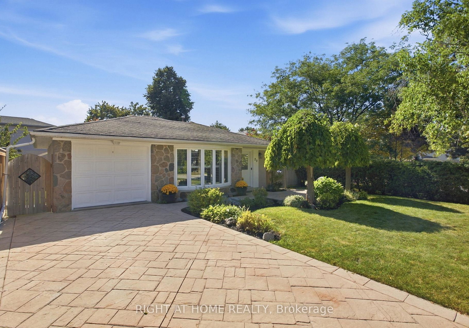 20-mono-court-brampton-ontario-w13851788