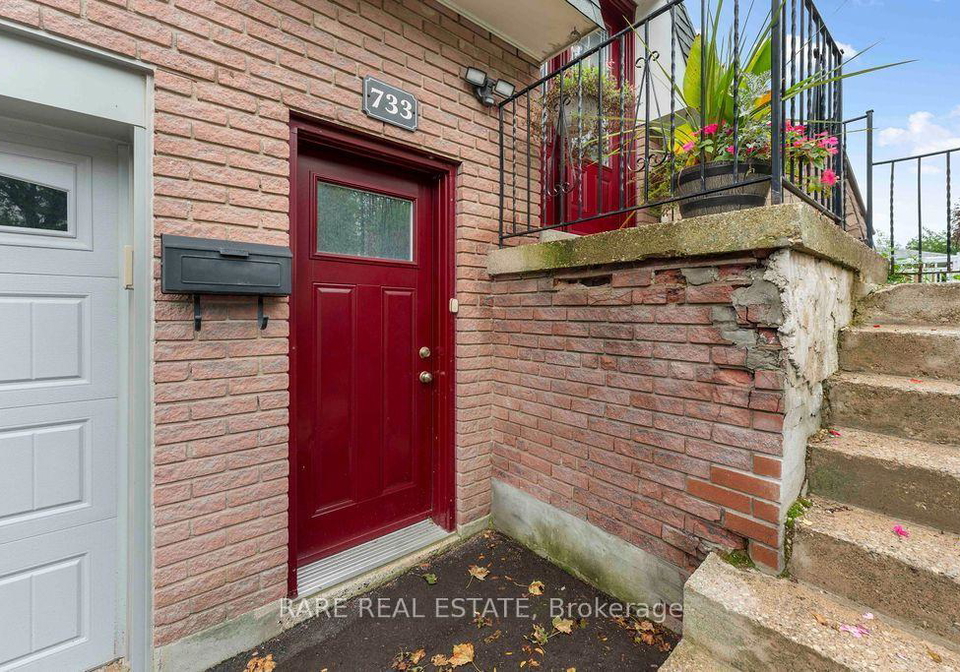 733-eaglemount-crescent-mississauga-ontario-w13851852
