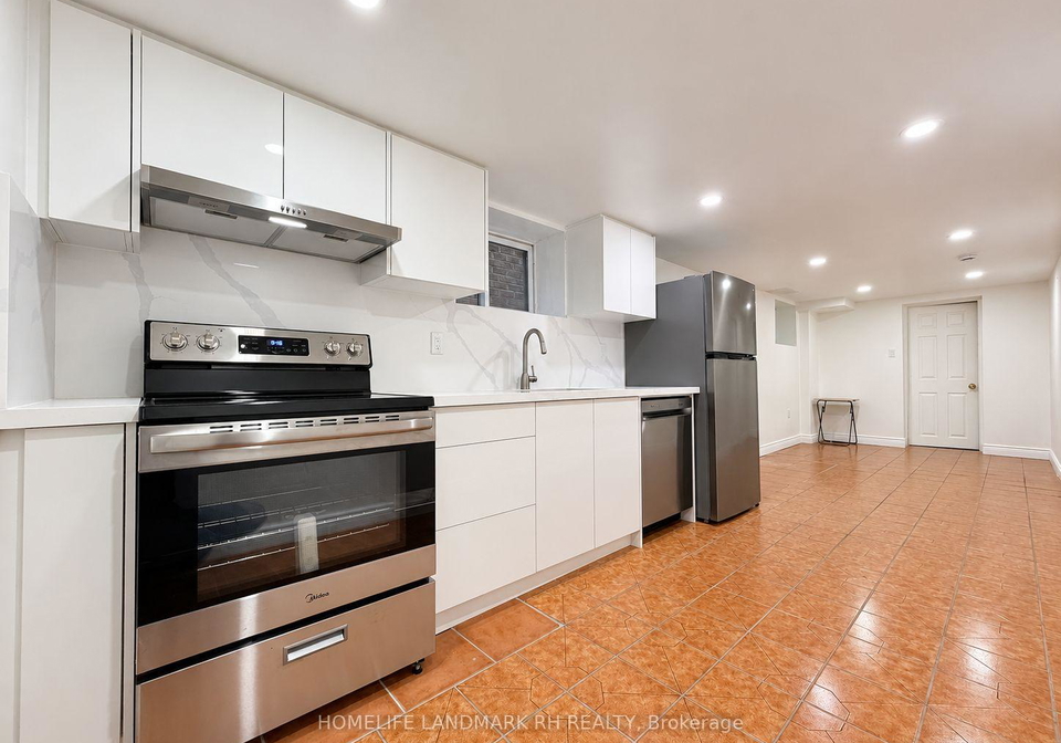 52-montcalm-avenue-toronto-north-york-ontario-w13852588