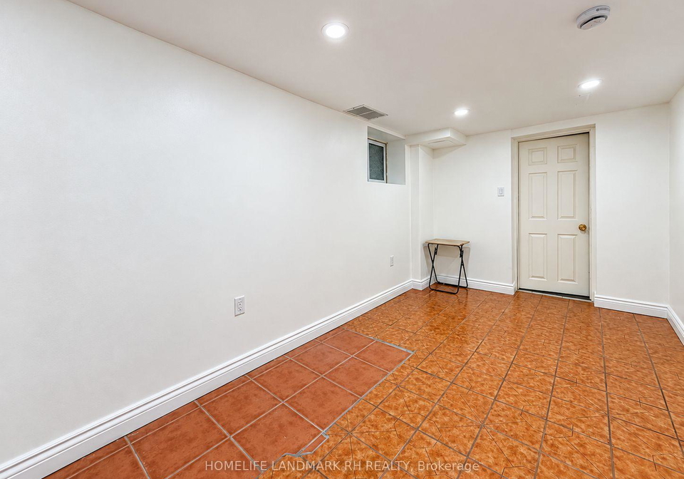 52-montcalm-avenue-toronto-north-york-ontario-w13852588
