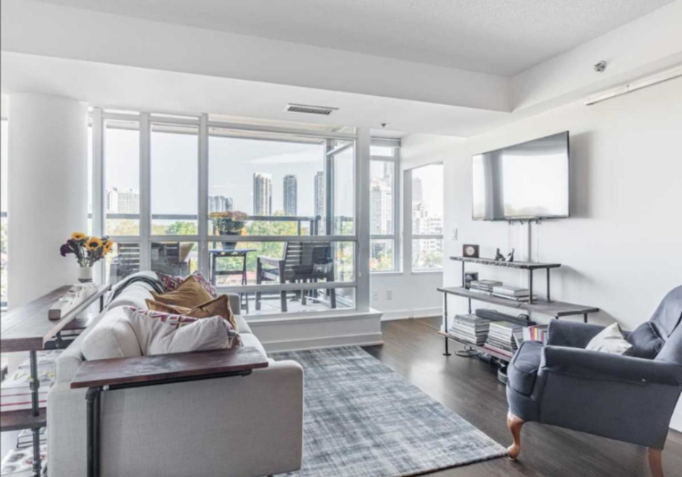 11-superior-avenue-toronto-etobicoke-ontario-w13852752