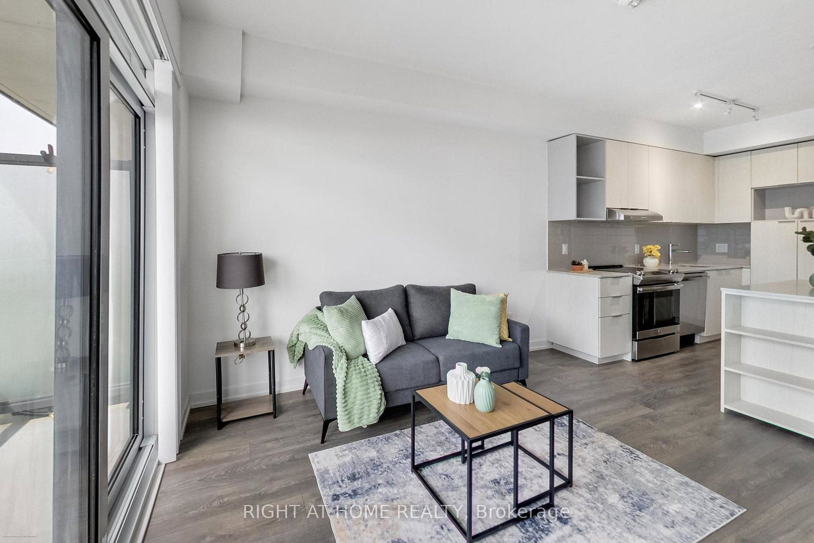 2520-eglinton-avenue-w-mississauga-ontario-w13853136