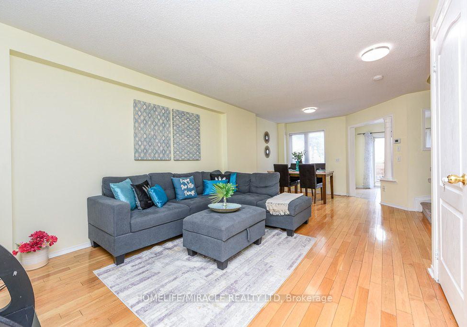 49-seaside-circle-brampton-ontario-w13853744