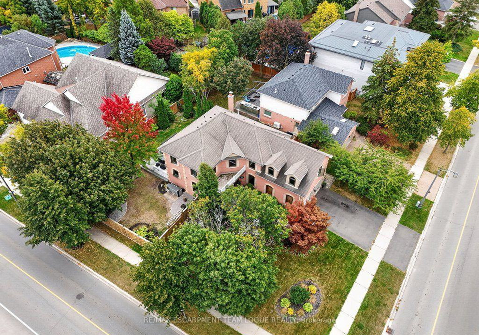 4194-millcroft-park-drive-burlington-ontario-w13854110