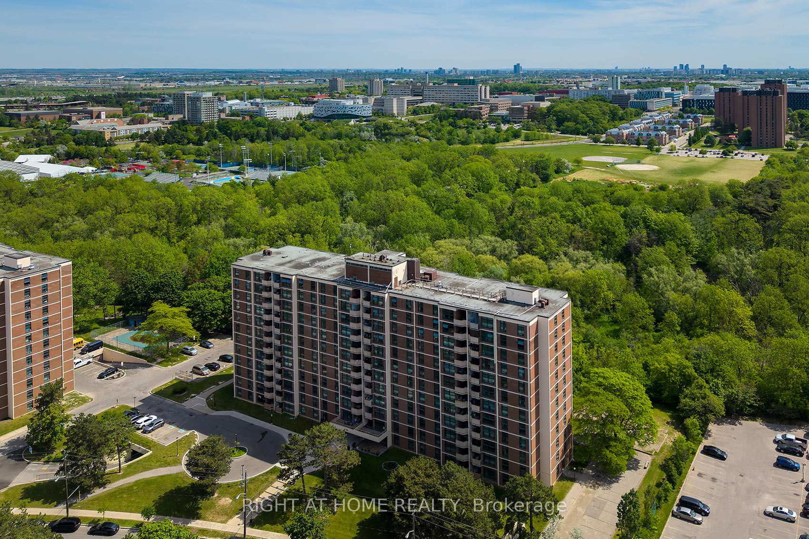 335-driftwood-avenue-toronto-york-ontario-w13854444