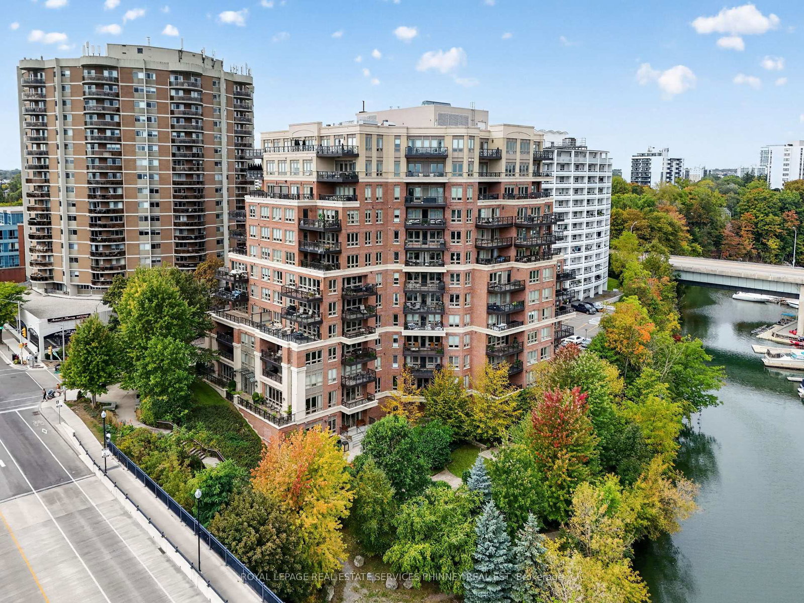 111-forsythe-street-oakville-ontario-w13854668